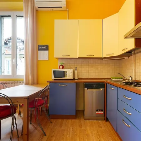 דירה Viale Umbria Colorful *
