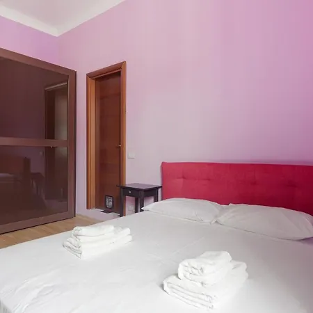 דירה Viale Umbria Colorful *